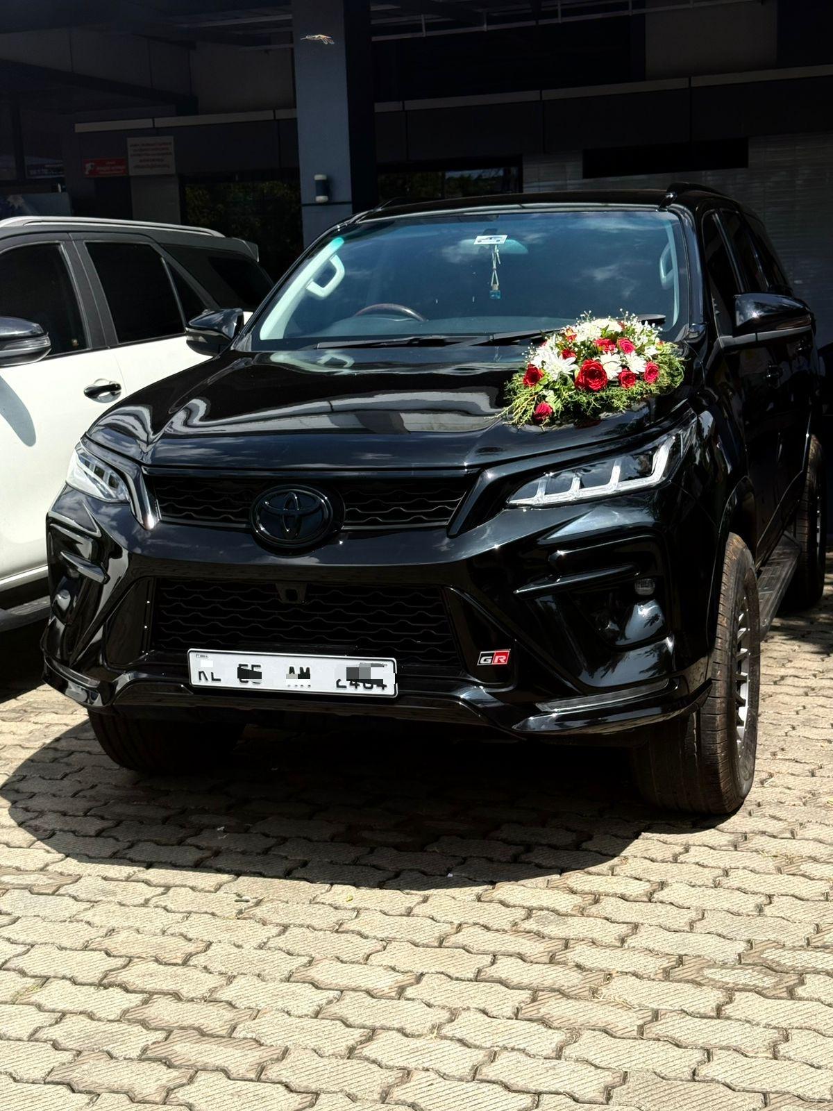 Toyota Legender Black