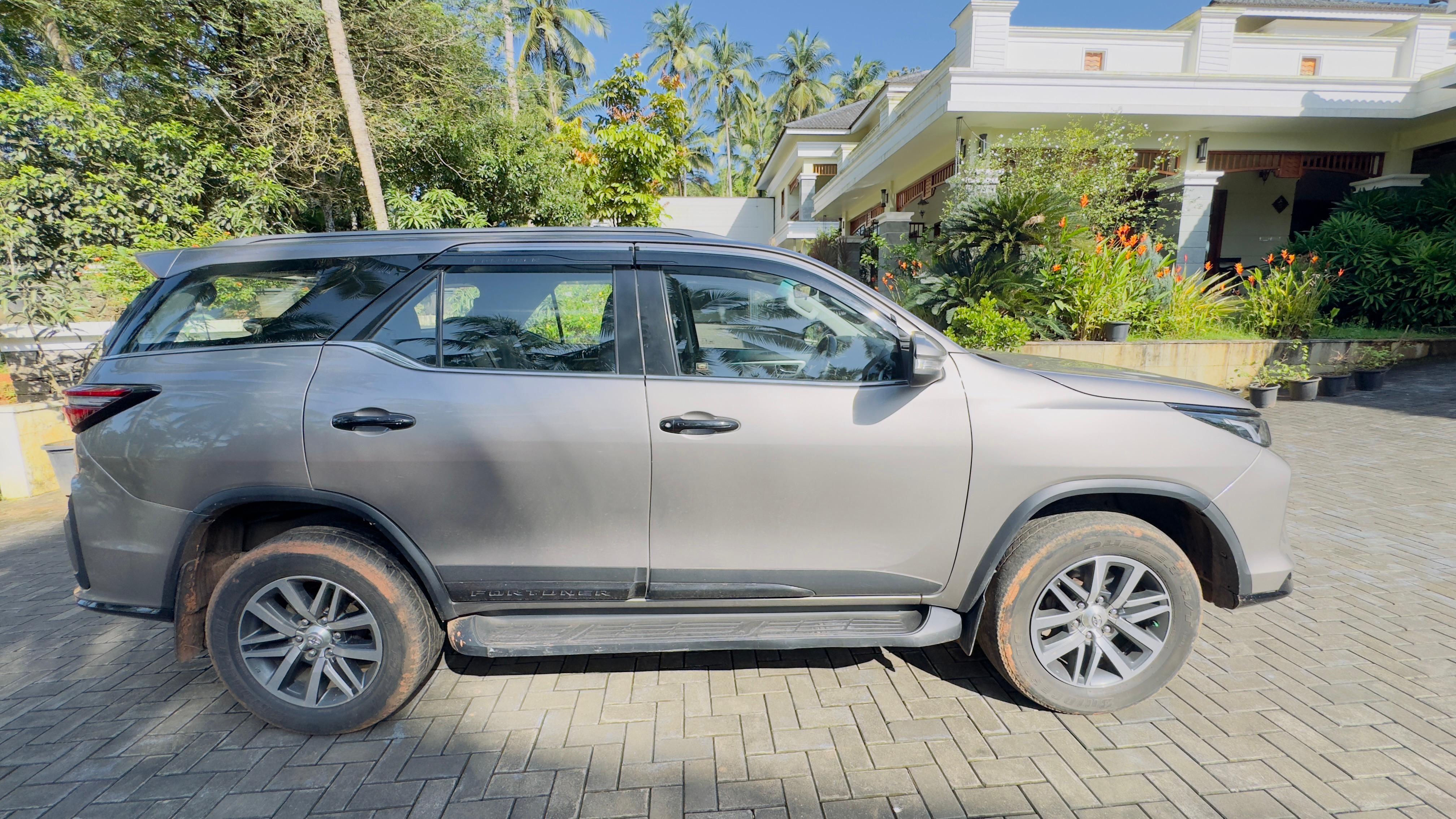 Toyota Fortuner Legender